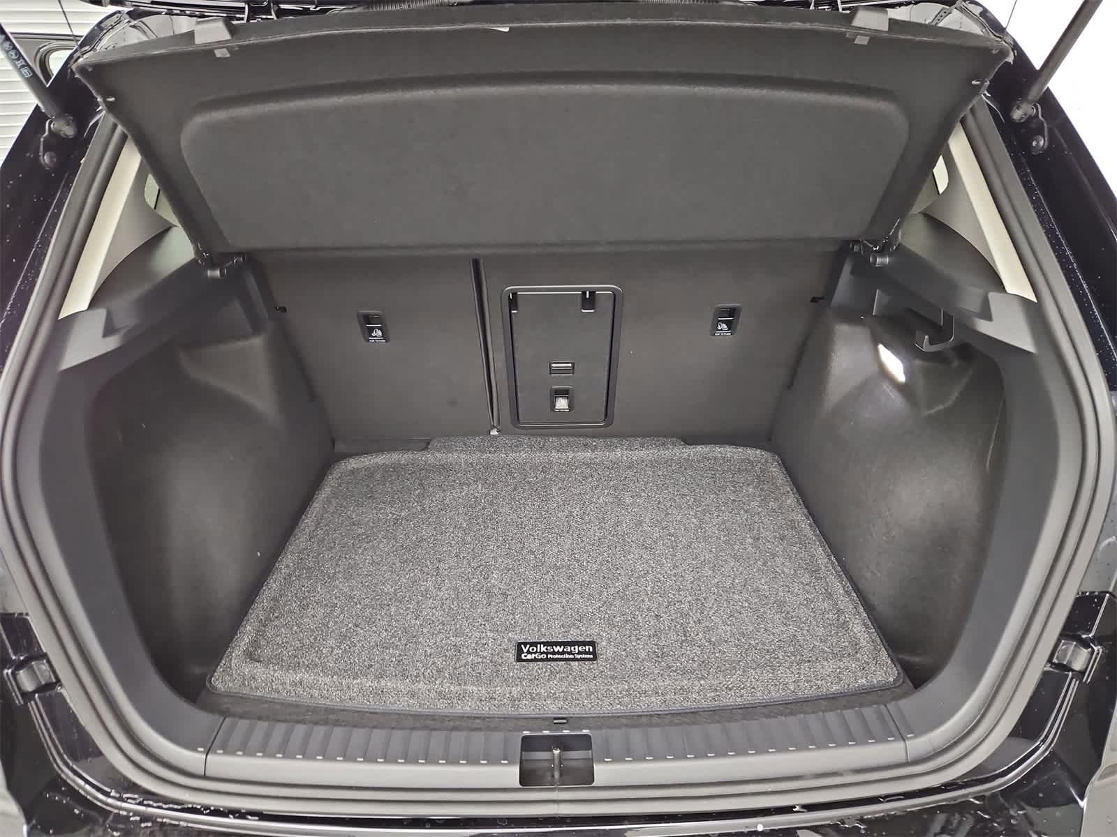 Thumbnail: 2025 Volkswagen Taos - 33