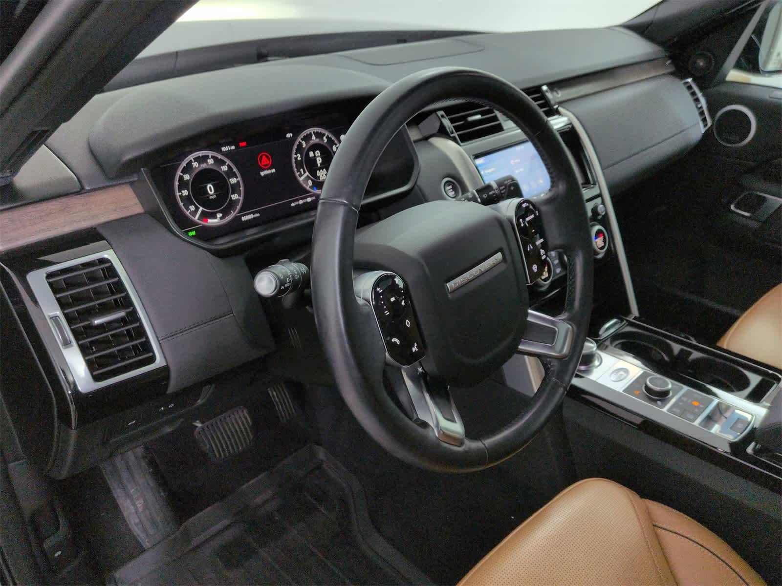 Thumbnail: 2020 Land Rover Discovery - 2