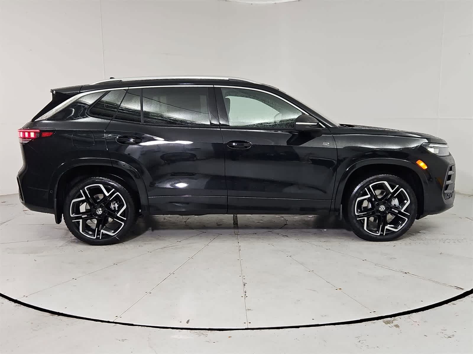 Thumbnail: 2026 Volkswagen Tiguan - 7