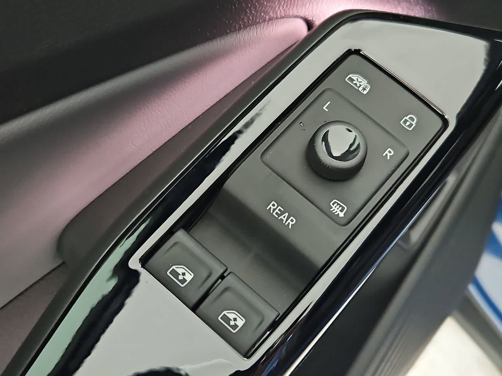 Thumbnail: 2025 Volkswagen ID.4 - 17