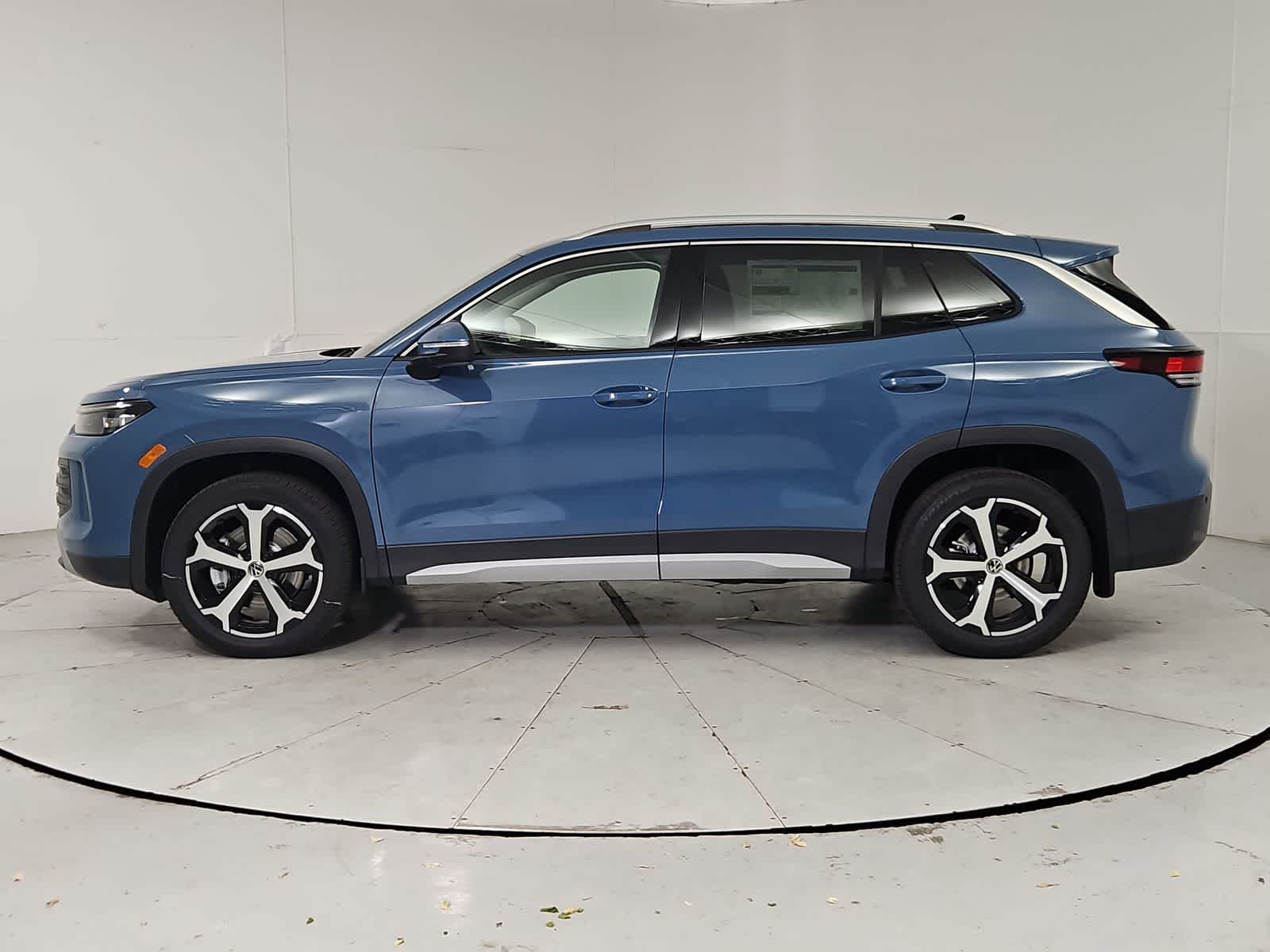 Thumbnail: 2026 Volkswagen Tiguan - 3