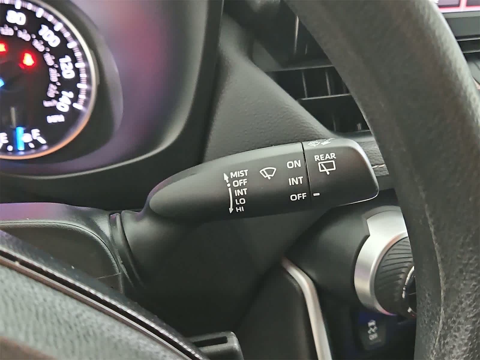 Thumbnail: 2021 Toyota RAV4 - 31