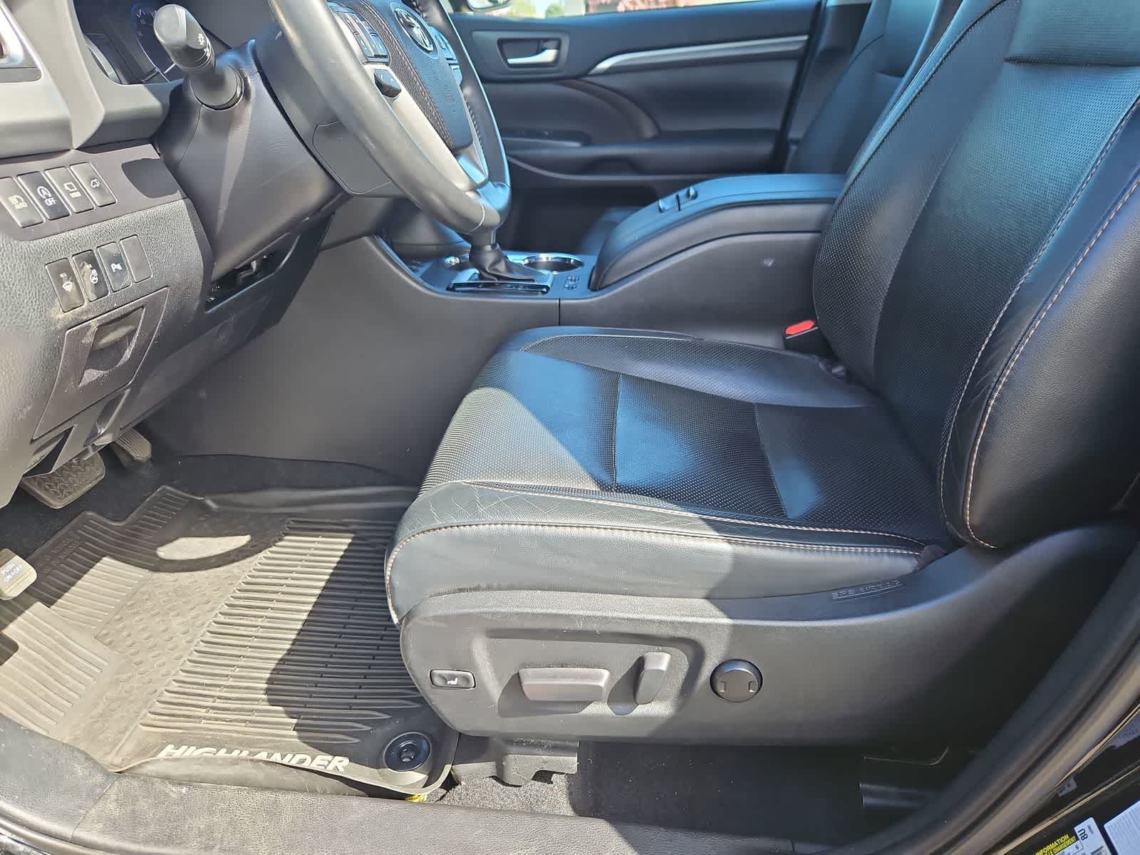 Thumbnail: 2019 Toyota Highlander - 16