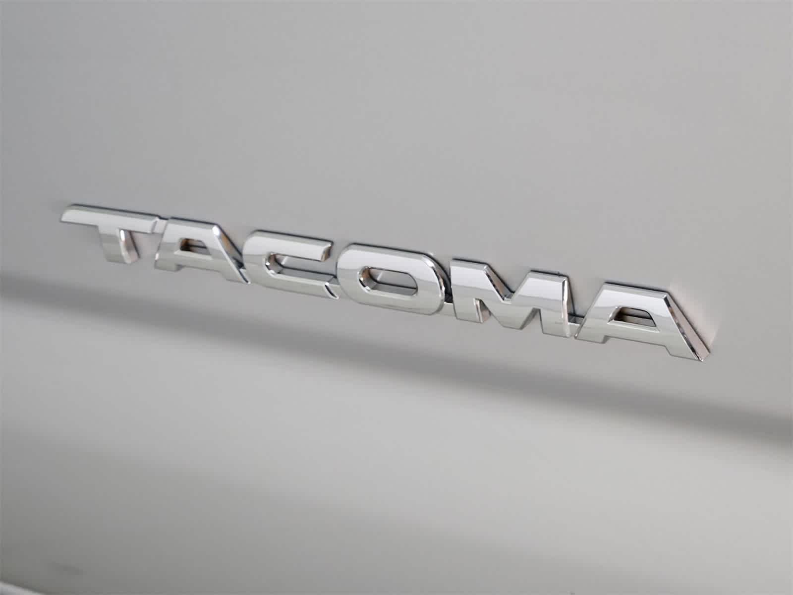 Thumbnail: 2011 Toyota Tacoma - 11