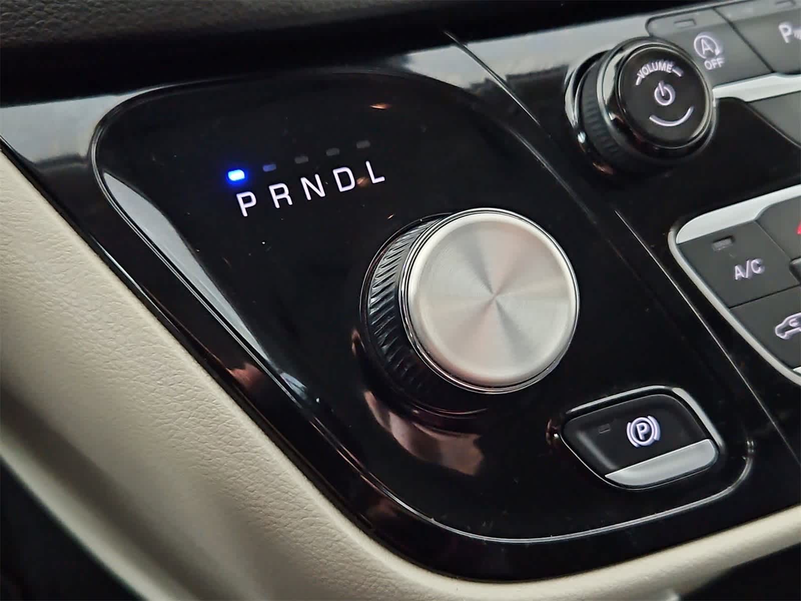 Thumbnail: 2024 Chrysler Pacifica - 32