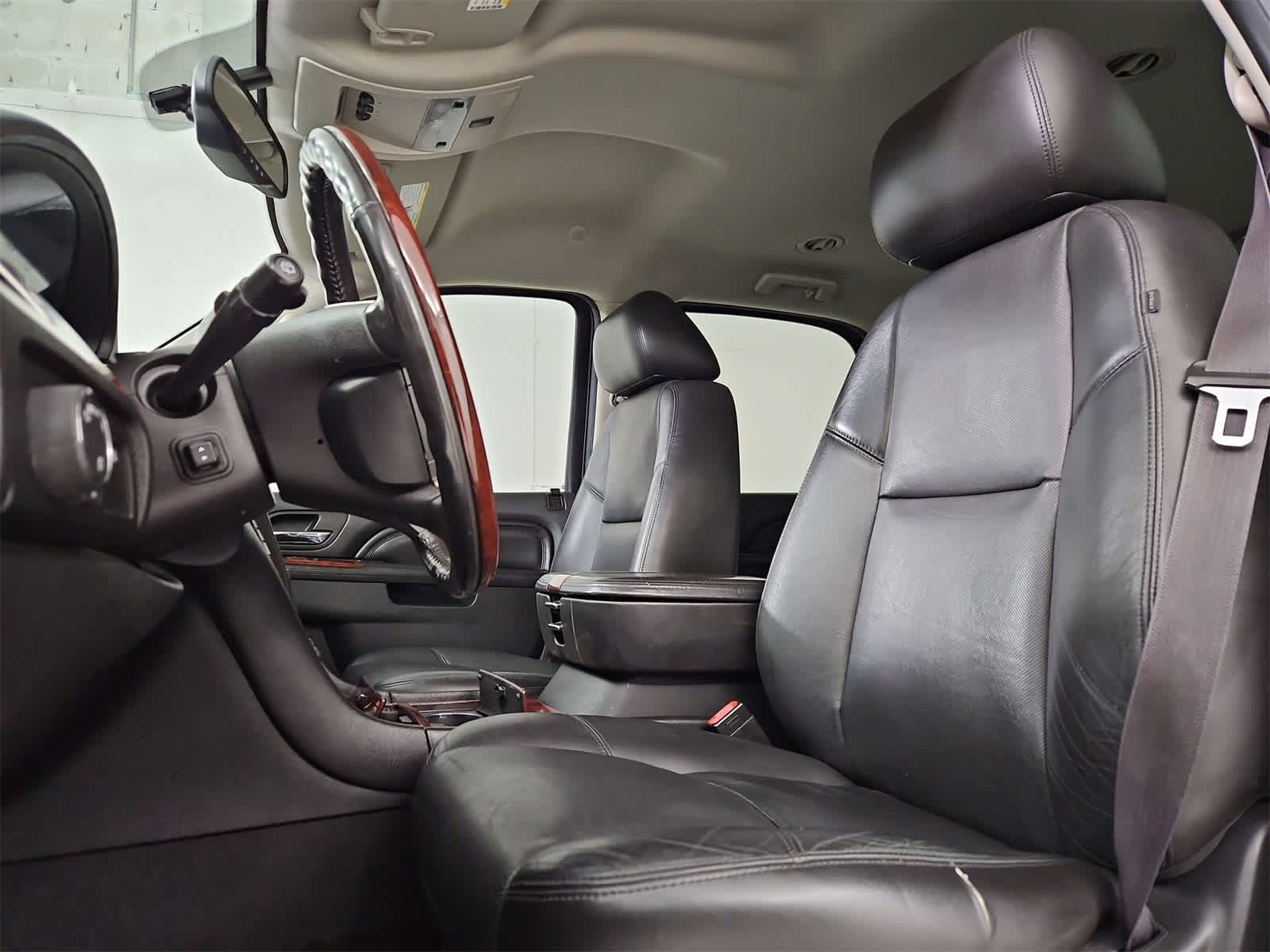 Thumbnail: 2014 Cadillac Escalade - 16