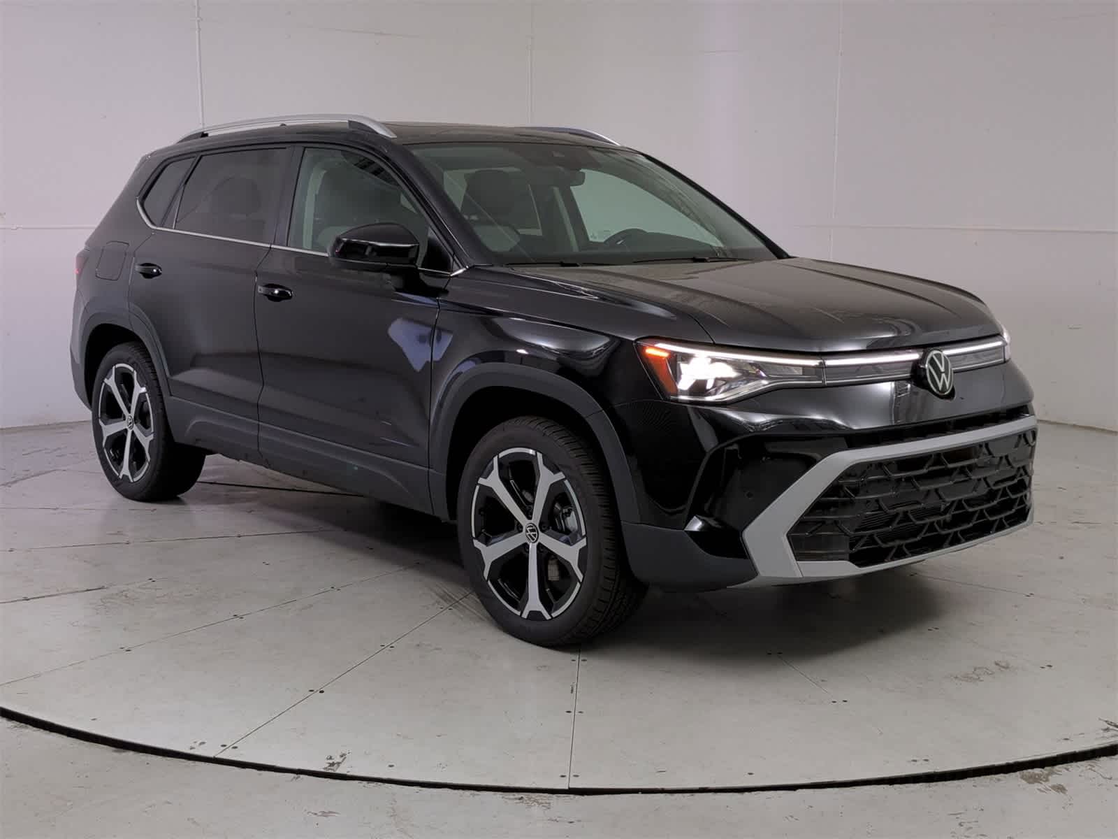 Thumbnail: 2025 Volkswagen Taos - 8