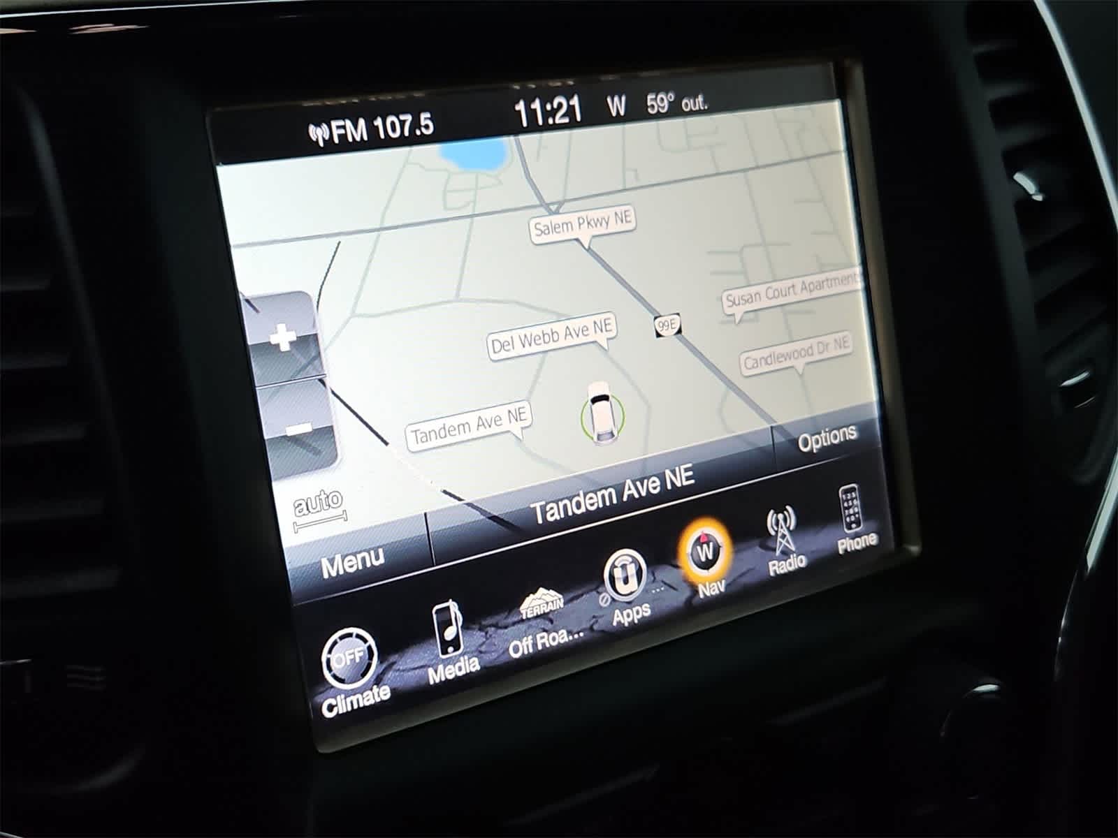 Thumbnail: 2017 Jeep Grand Cherokee - 28