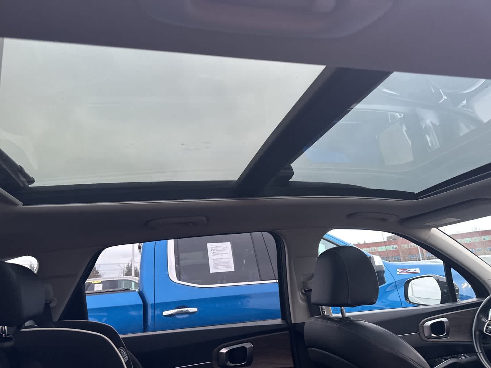 Thumbnail: 2022 Kia Sorento - 9