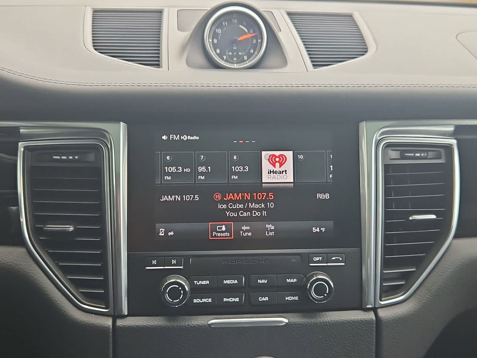 Thumbnail: 2017 Porsche Macan - 29