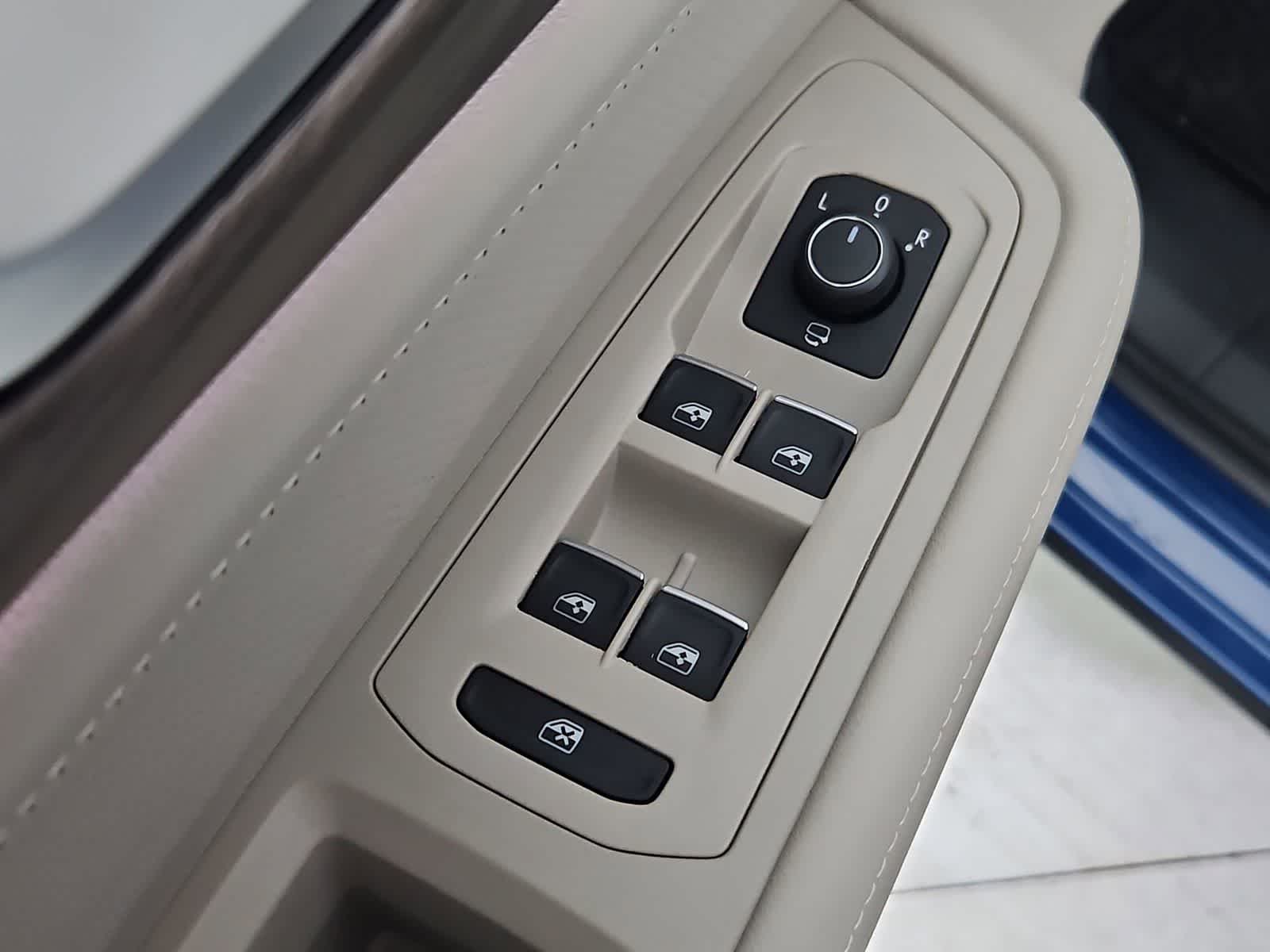 Thumbnail: 2026 Volkswagen Atlas - 17