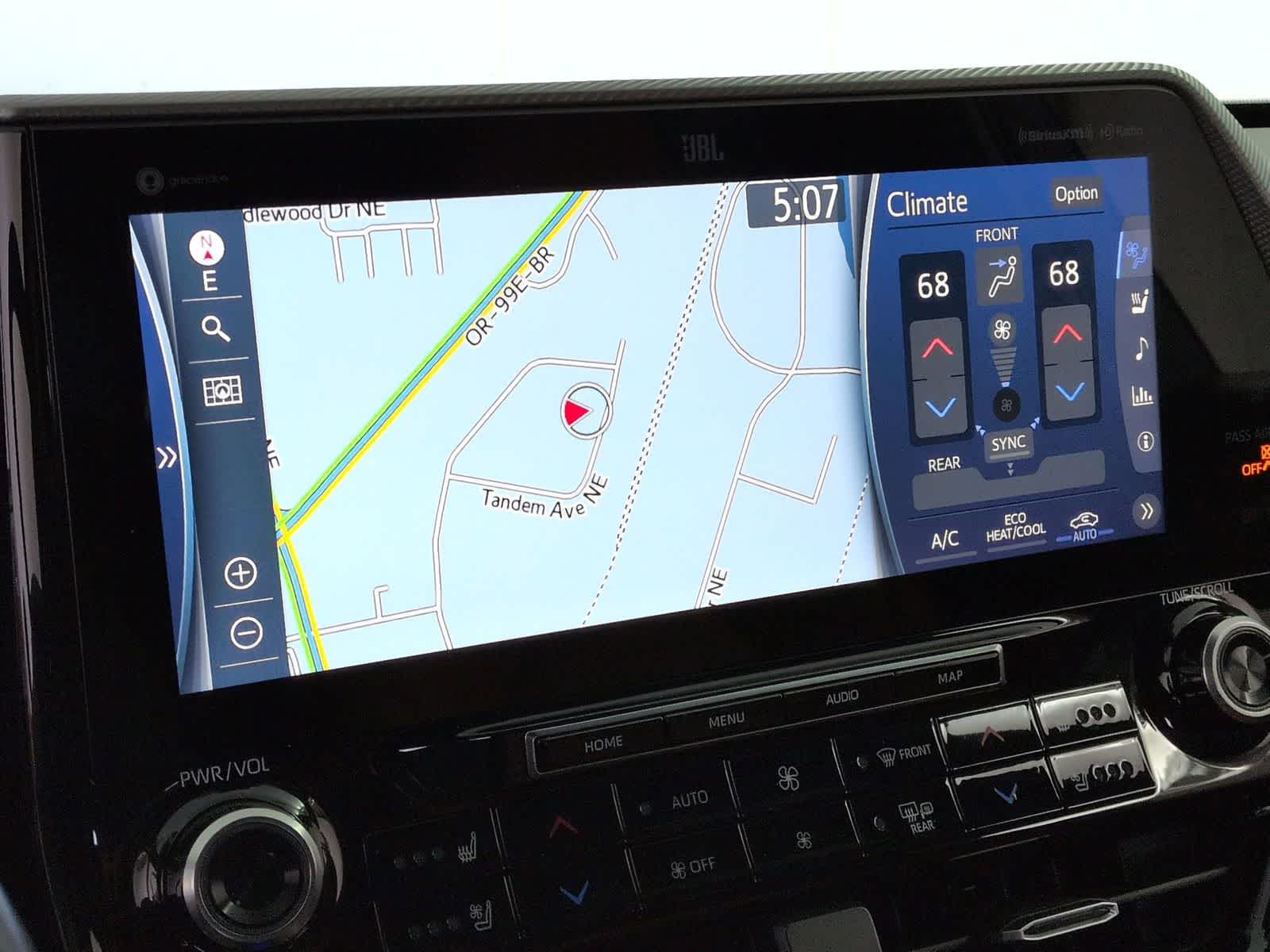 Thumbnail: 2021 Toyota Highlander - 29