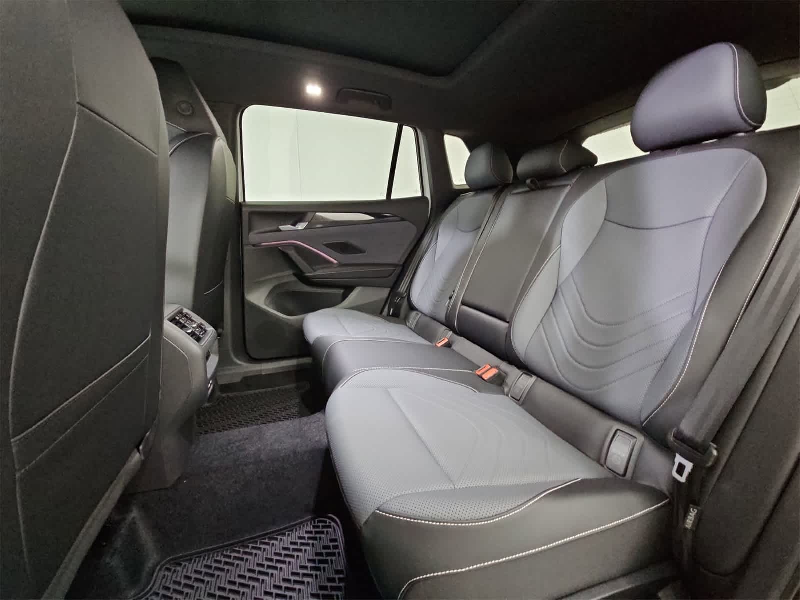 Thumbnail: 2025 Volkswagen Tiguan - 20