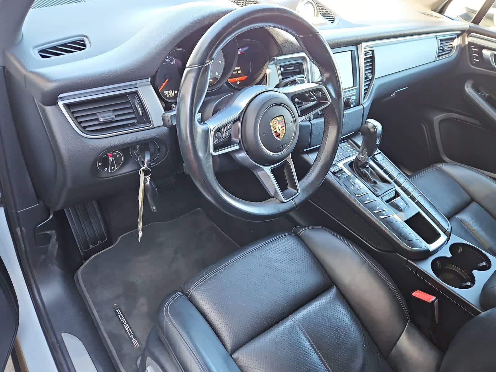 Thumbnail: 2016 Porsche Macan - 2