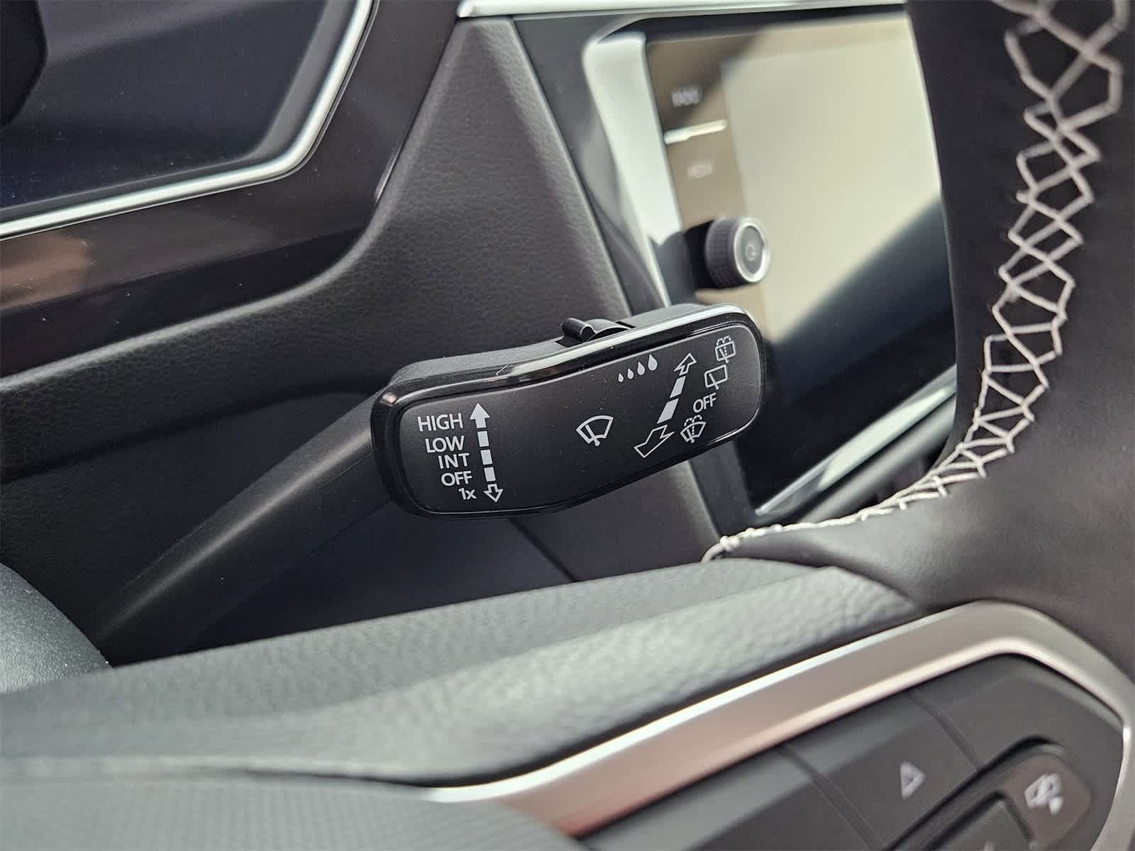 Thumbnail: 2024 Volkswagen Tiguan - 23