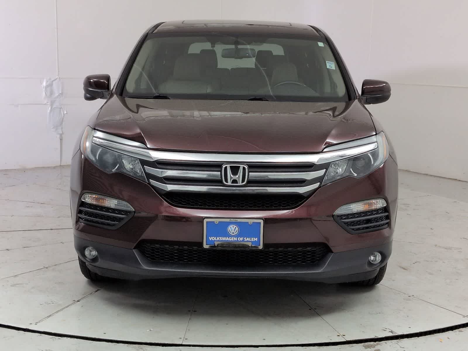 Thumbnail: 2017 Honda Pilot - 9