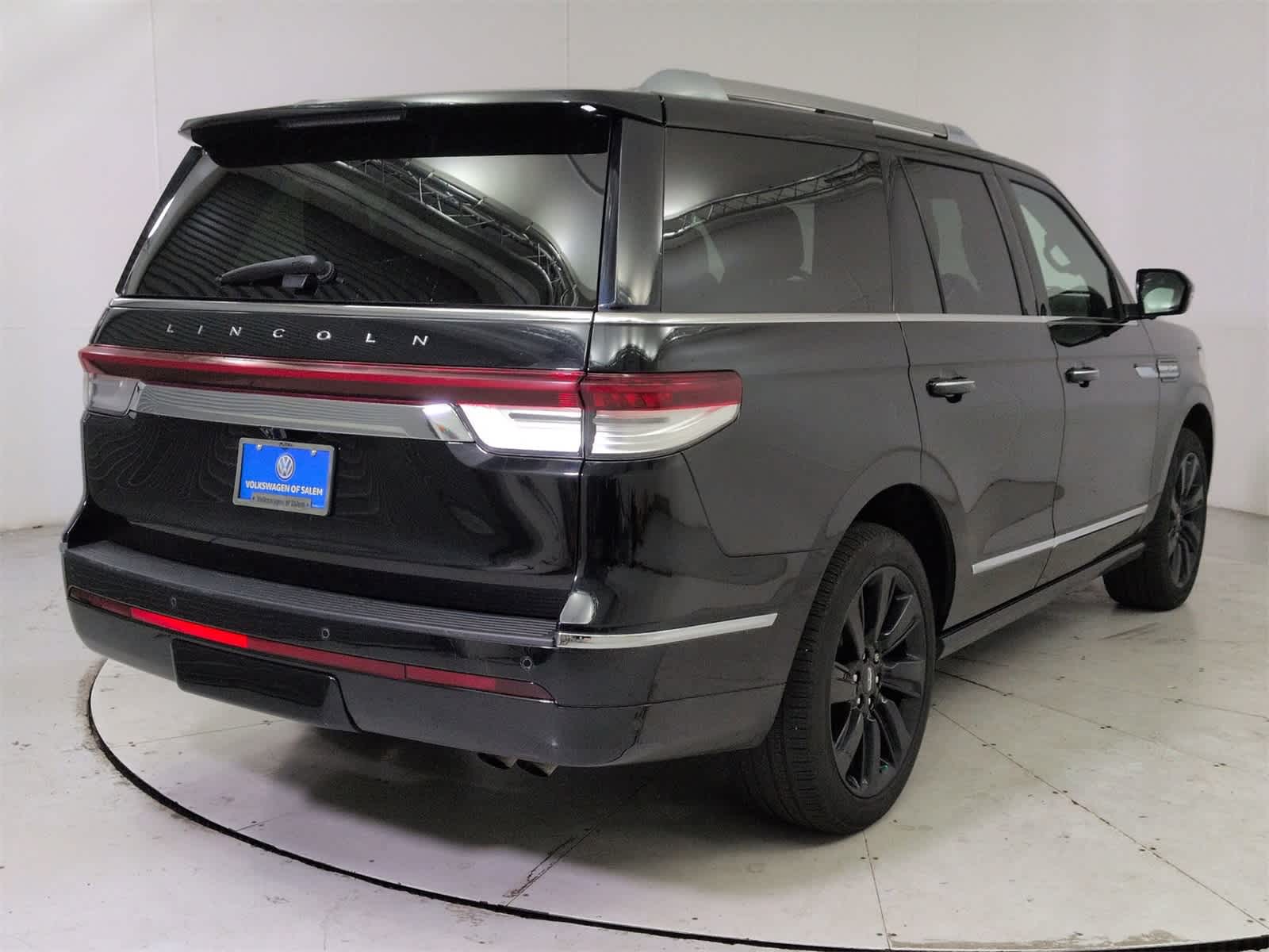 Thumbnail: 2023 Lincoln Navigator - 6