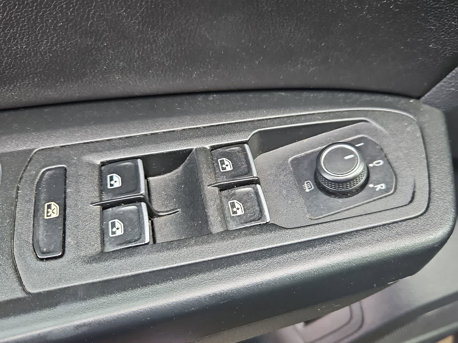 Thumbnail: 2018 Volkswagen Atlas - 17