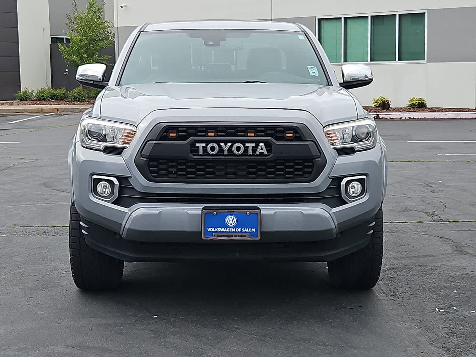 Thumbnail: 2018 Toyota Tacoma - 9