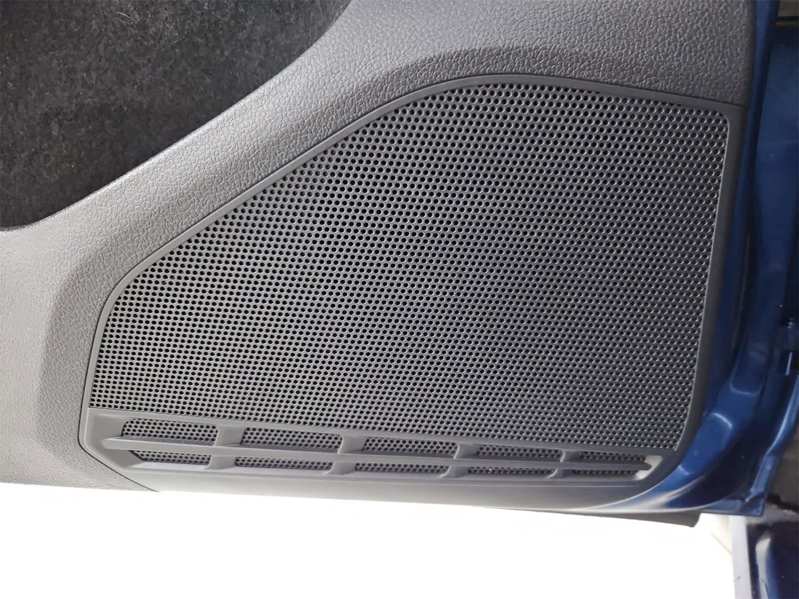 2015 Volkswagen e-Golf SE 32
