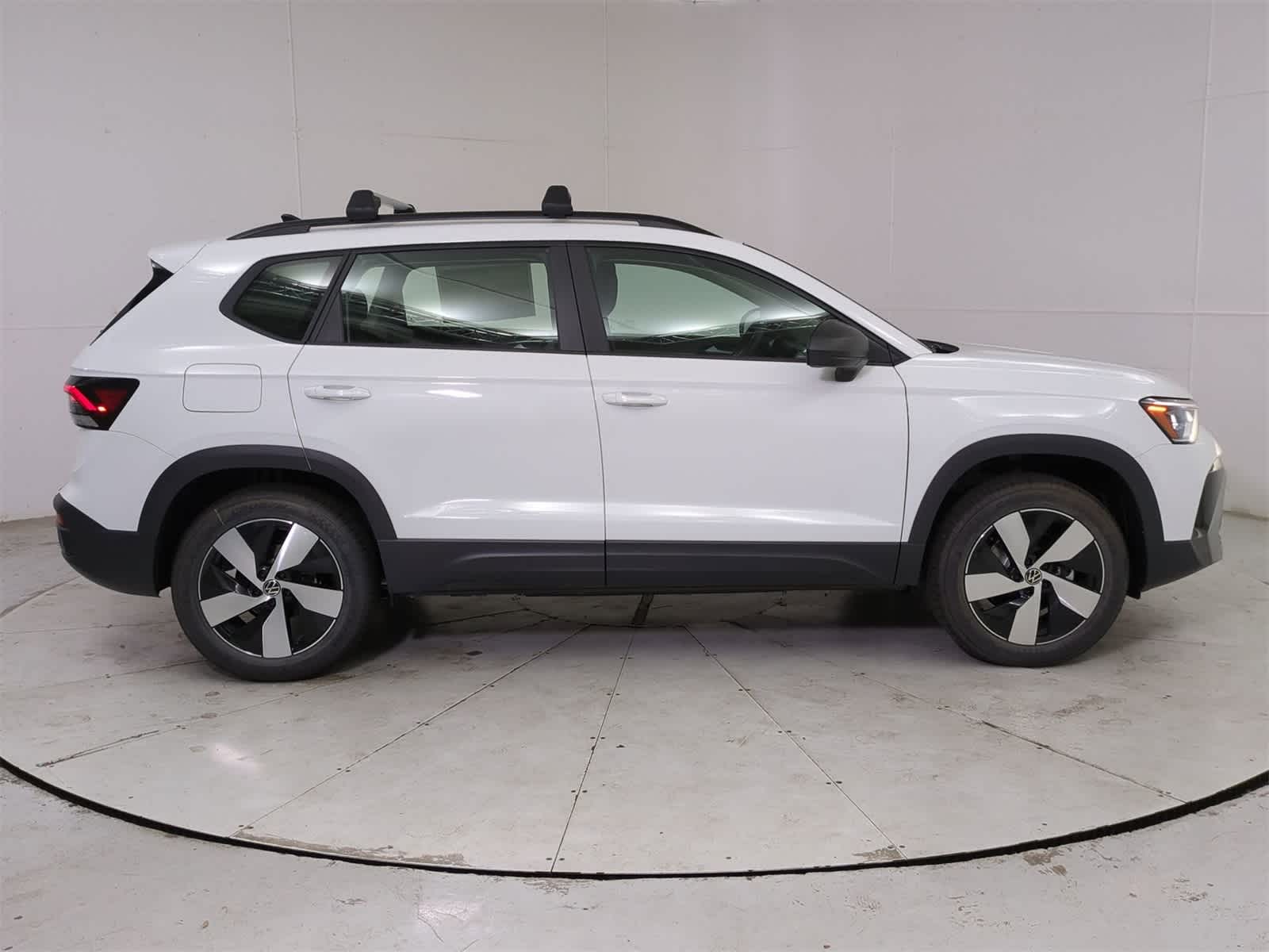 Thumbnail: 2025 Volkswagen Taos - 7