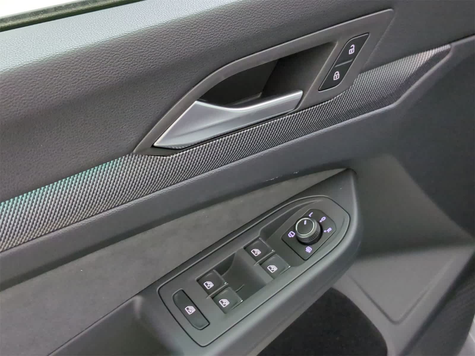 Thumbnail: 2025 Volkswagen Golf - 17