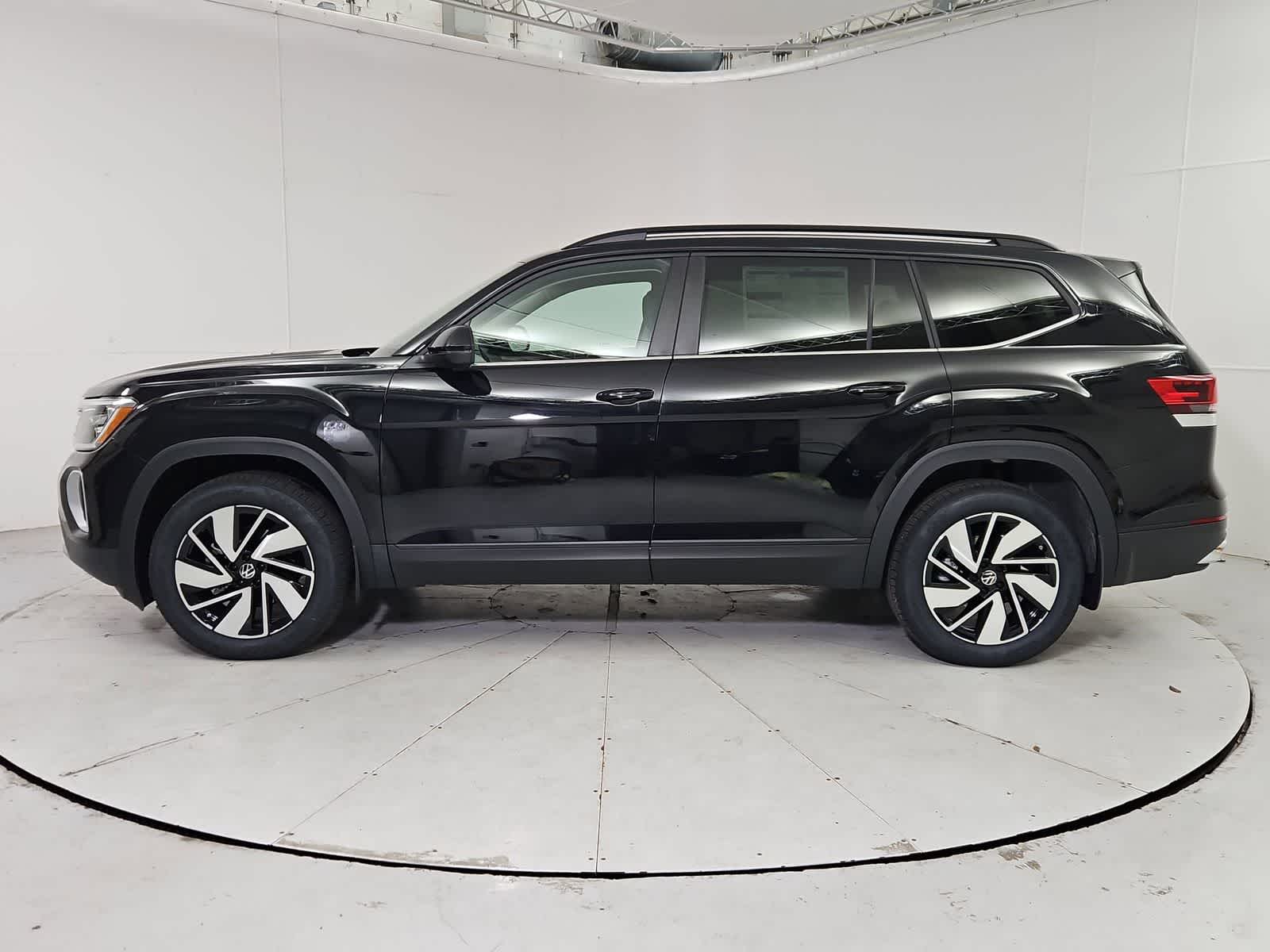 Thumbnail: 2026 Volkswagen Atlas - 3