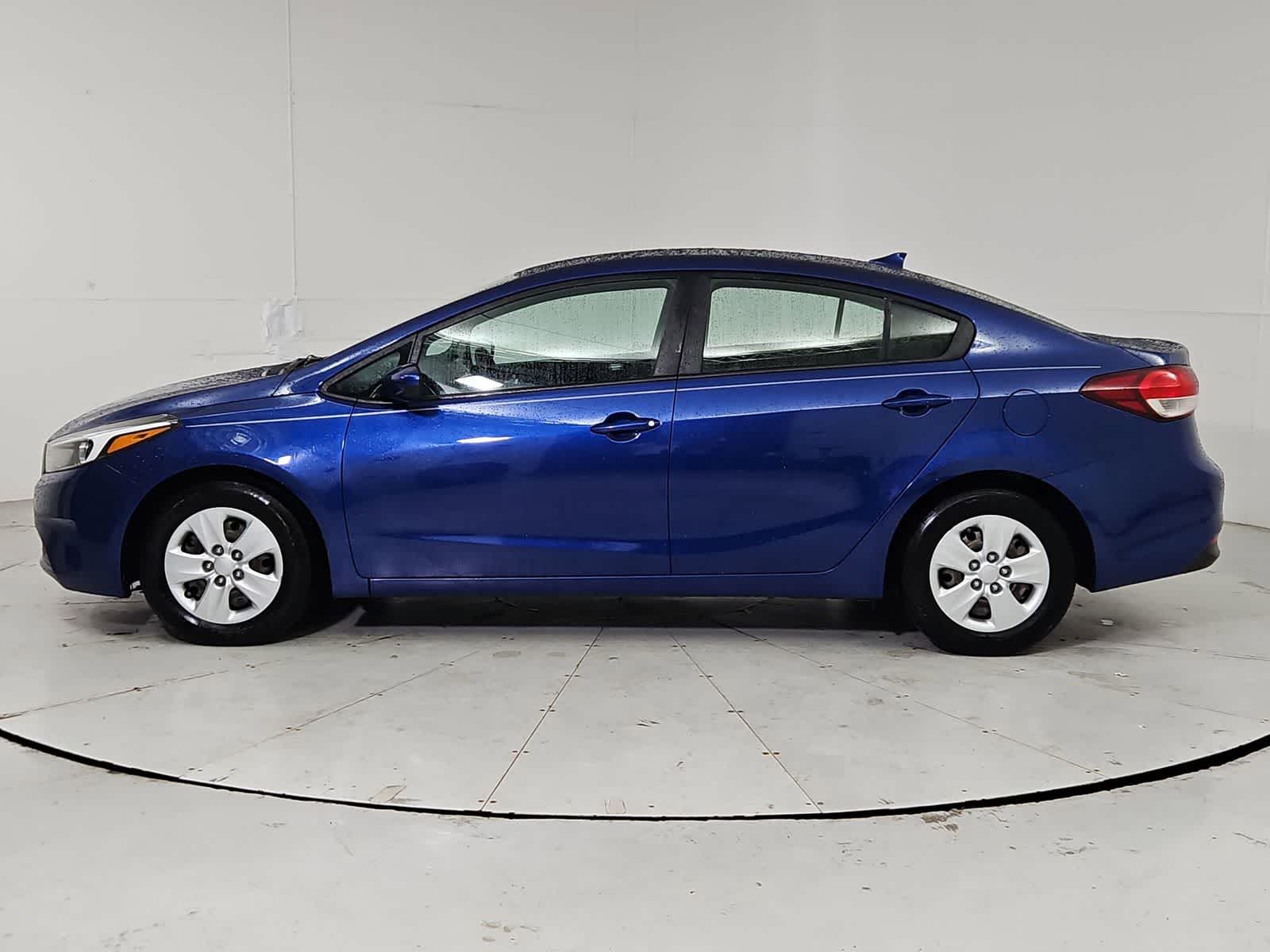 Thumbnail: 2017 Kia Forte - 3