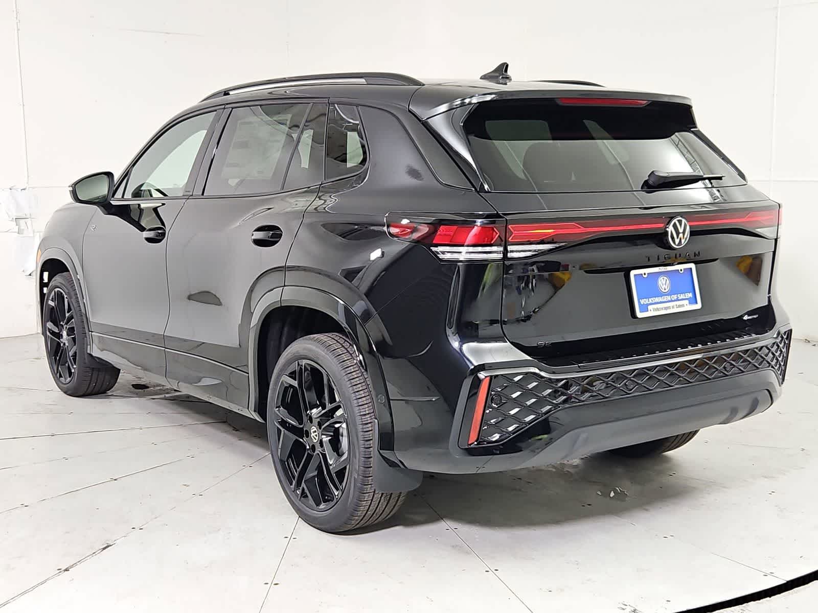 Thumbnail: 2026 Volkswagen Tiguan - 4