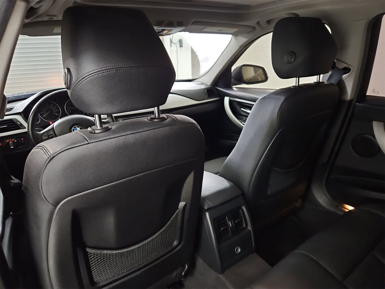Thumbnail: 2013 BMW 3 Series - 18