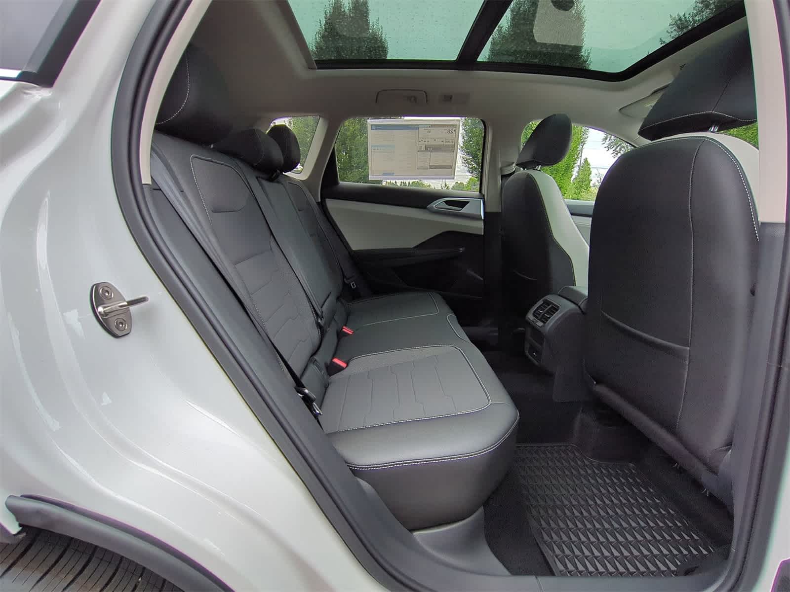 Thumbnail: 2025 Volkswagen Taos - 21