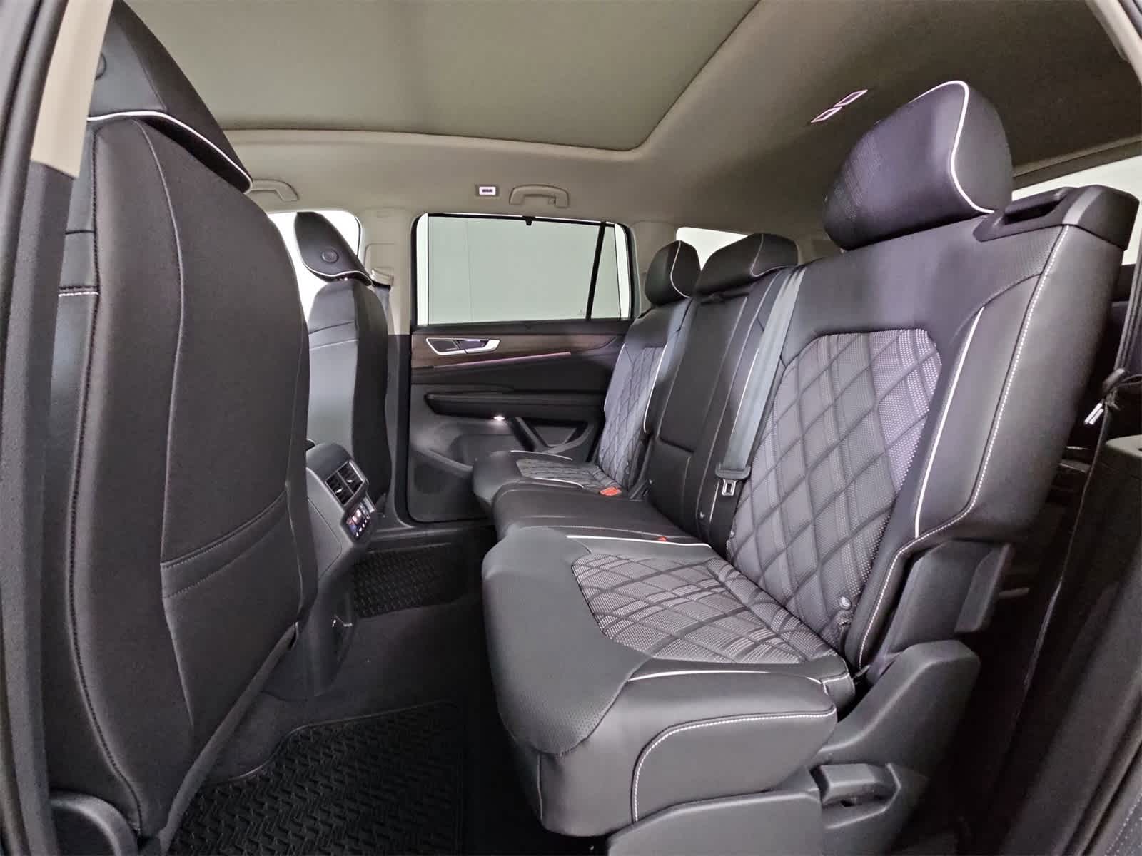 Thumbnail: 2026 Volkswagen Atlas - 20