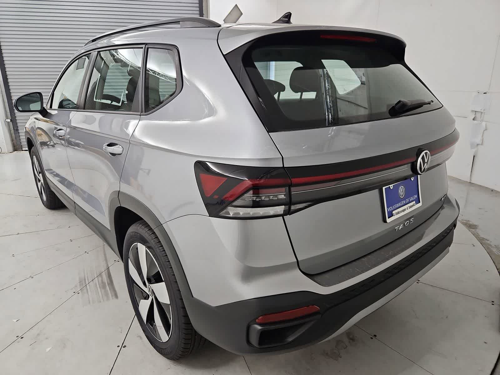 Thumbnail: 2025 Volkswagen Taos - 4