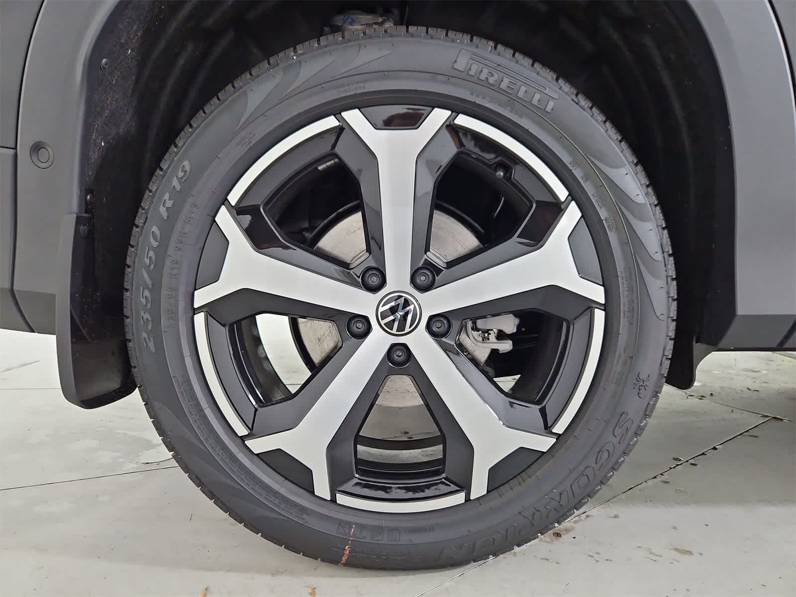 Thumbnail: 2025 Volkswagen Tiguan - 13