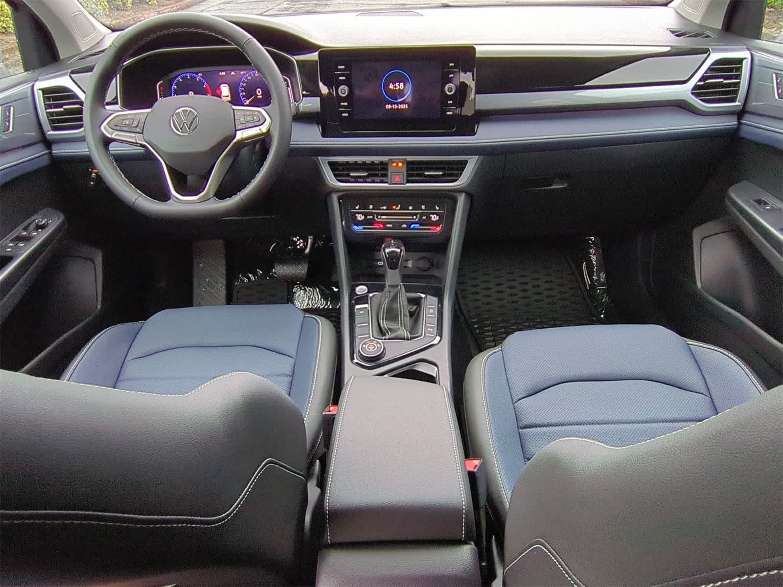 Thumbnail: 2025 Volkswagen Taos - 15