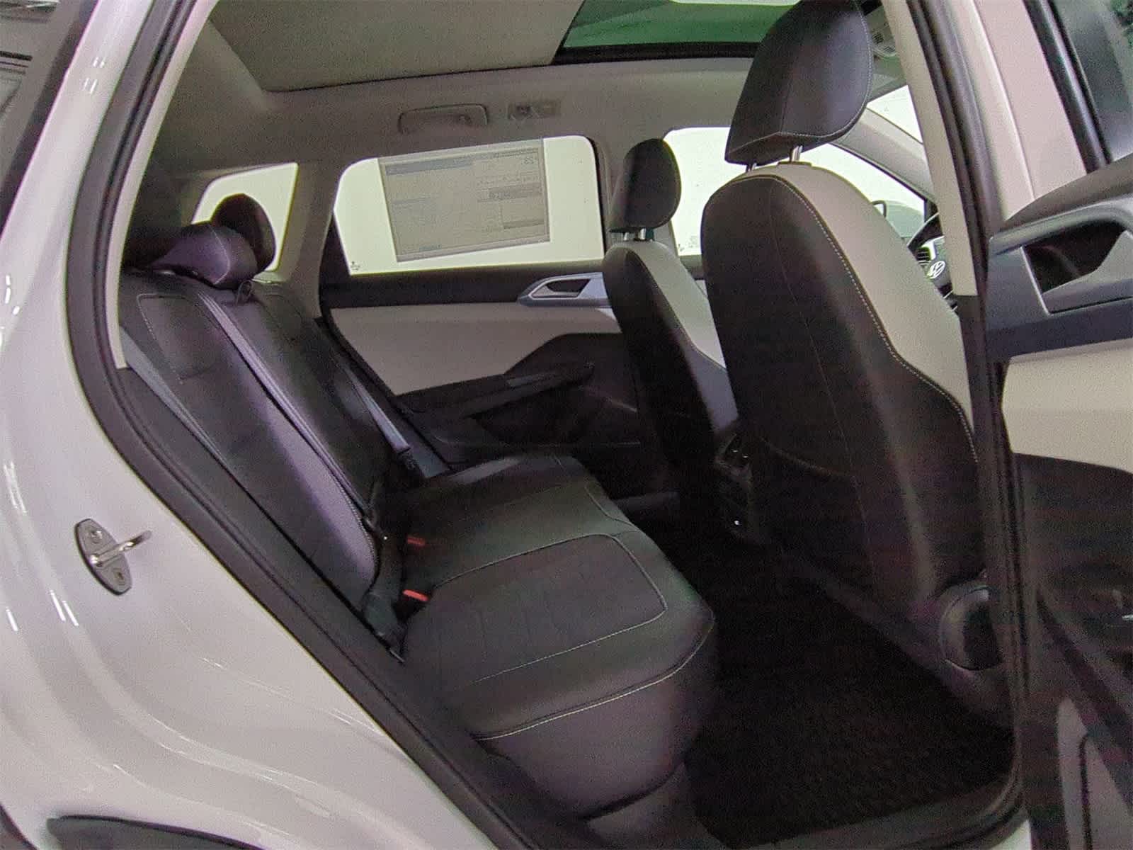 Thumbnail: 2025 Volkswagen Taos - 21