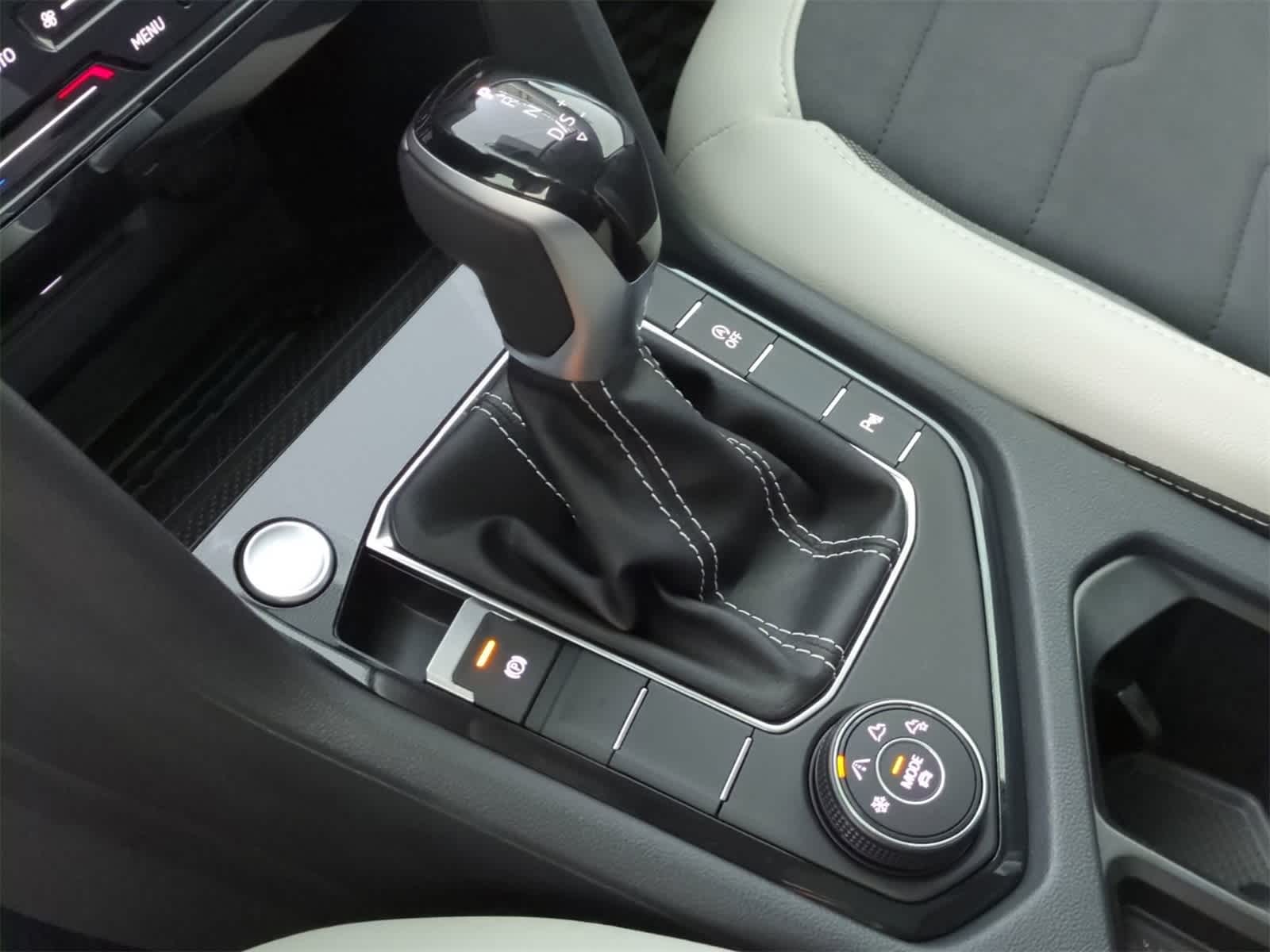 Thumbnail: 2025 Volkswagen Taos - 33