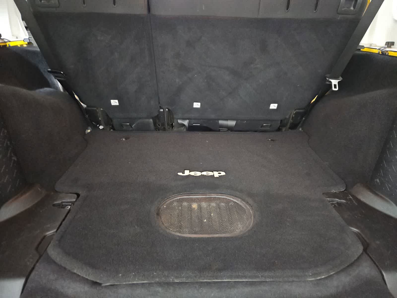 Thumbnail: 2015 Jeep Wrangler - 31