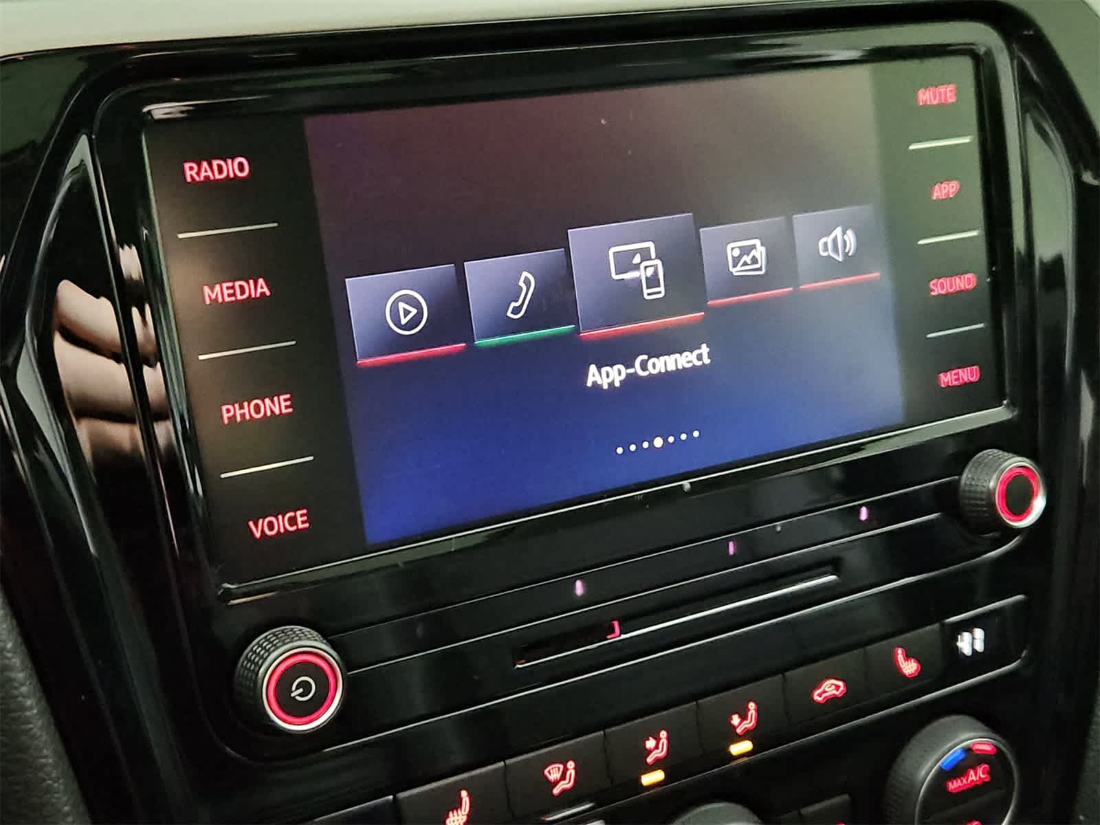 Thumbnail: 2022 Volkswagen Passat - 30