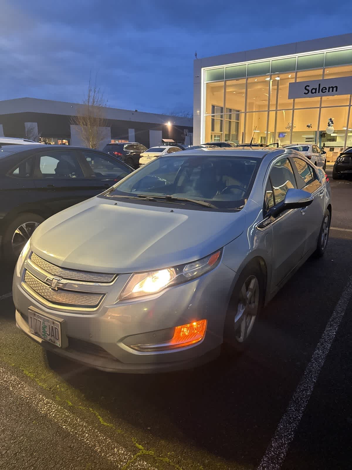 2013 Chevrolet Volt Base -
                  Salem, OR