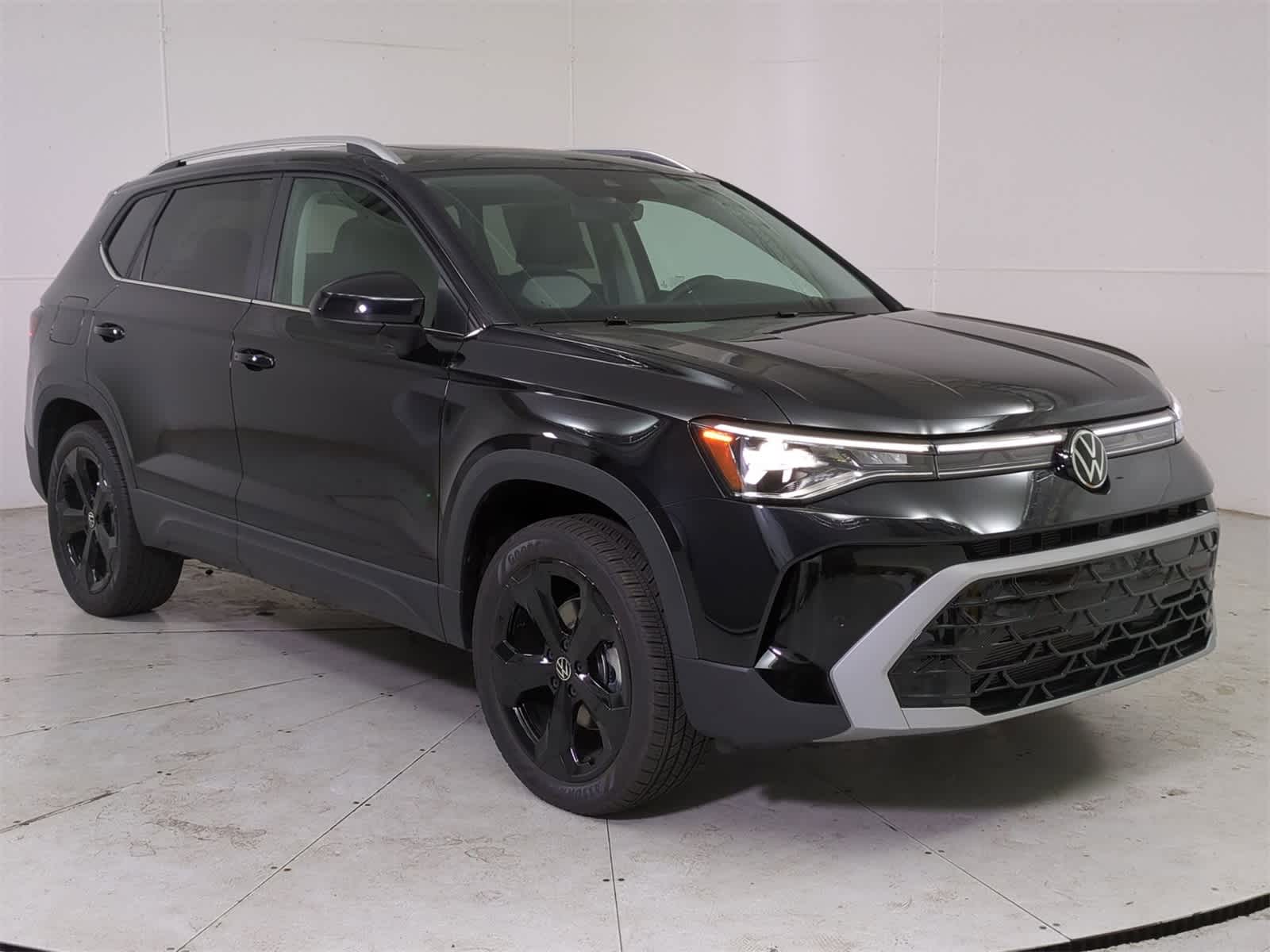 Thumbnail: 2025 Volkswagen Taos - 8