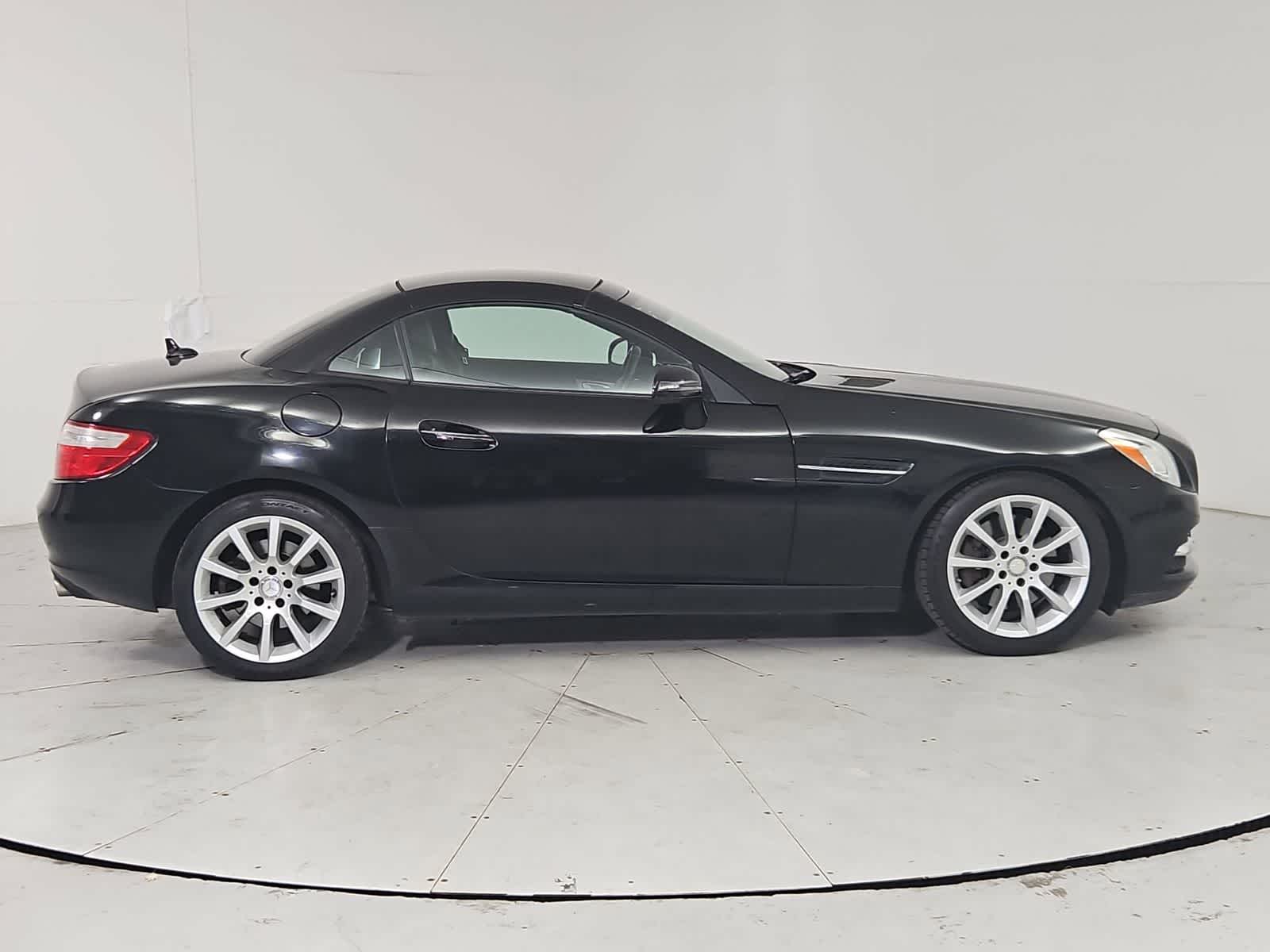 Thumbnail: 2016 Mercedes-Benz SLK - 7