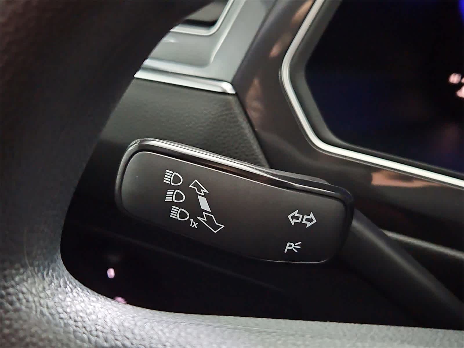 Thumbnail: 2022 Volkswagen Tiguan - 26