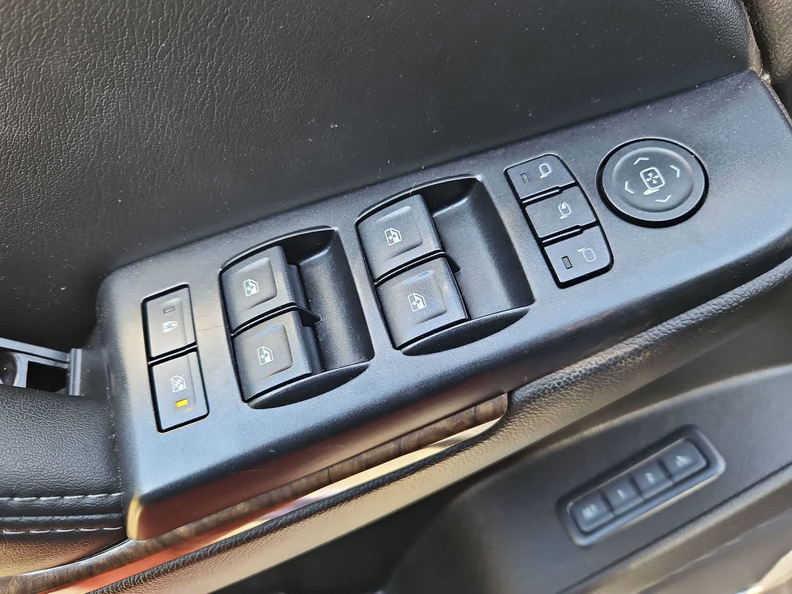 Thumbnail: 2017 Chevrolet Tahoe - 17