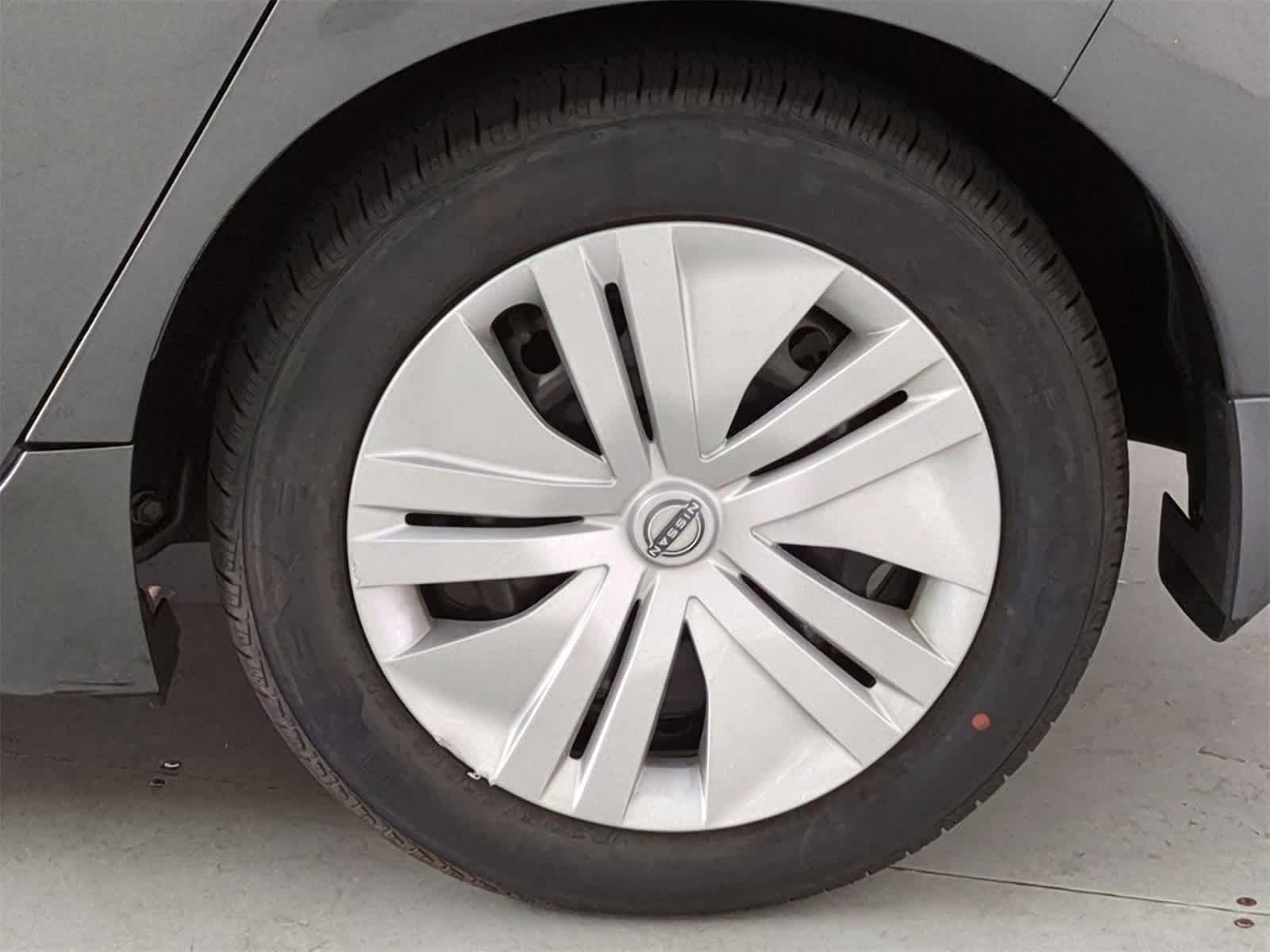 Thumbnail: 2023 Nissan Leaf - 13
