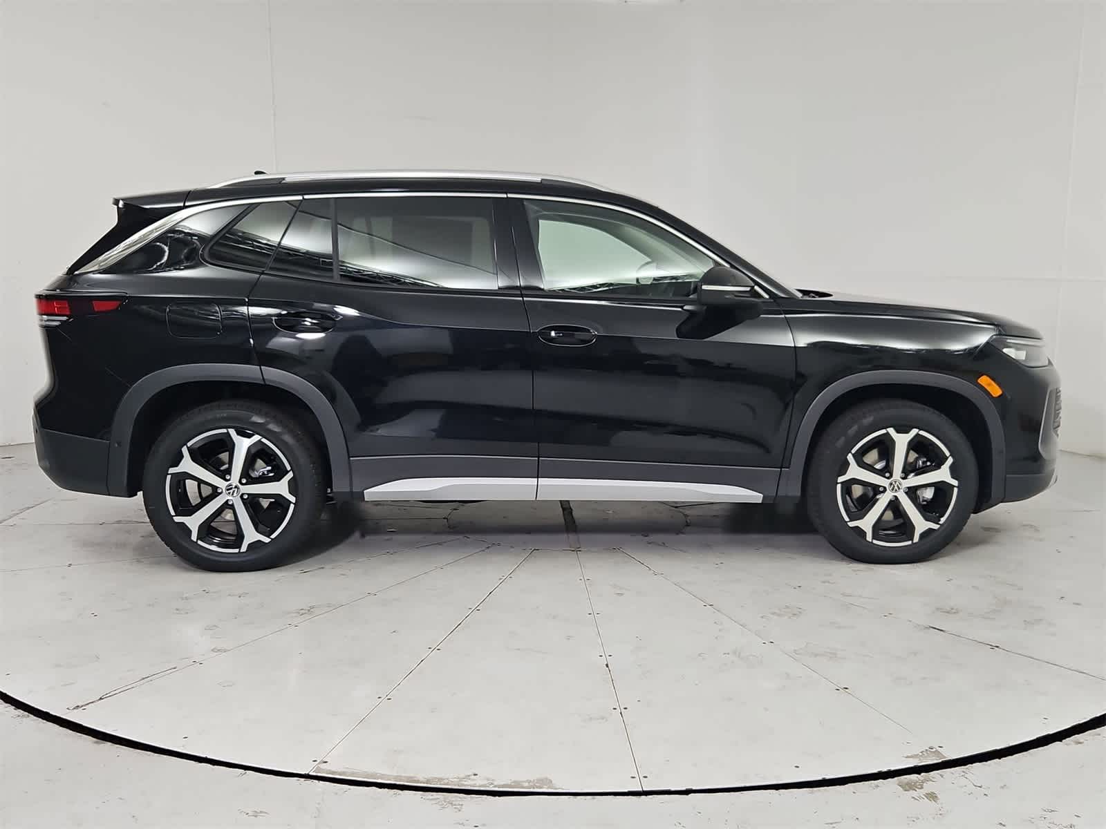 Thumbnail: 2025 Volkswagen Tiguan - 7