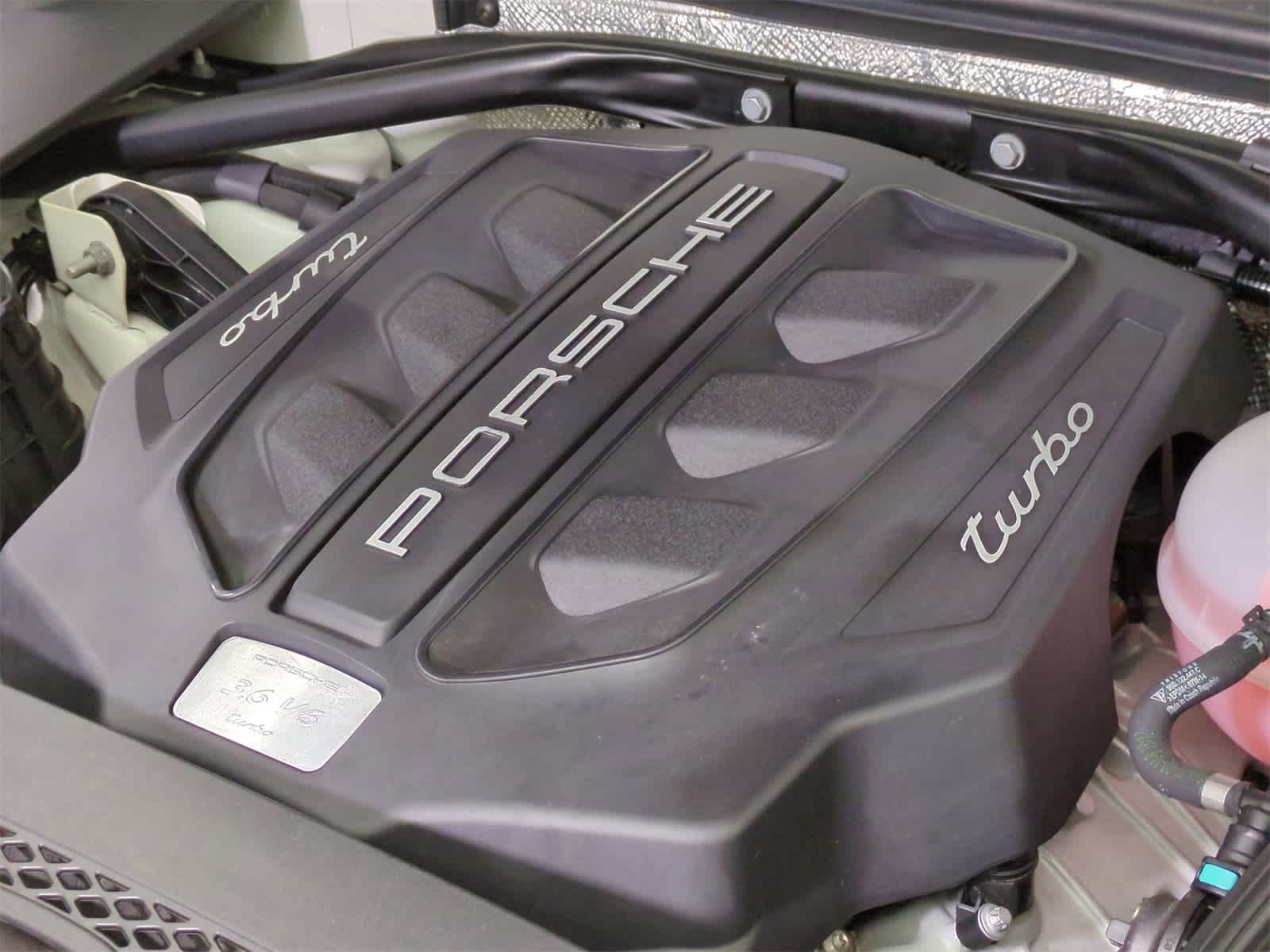 Thumbnail: 2015 Porsche Macan - 14