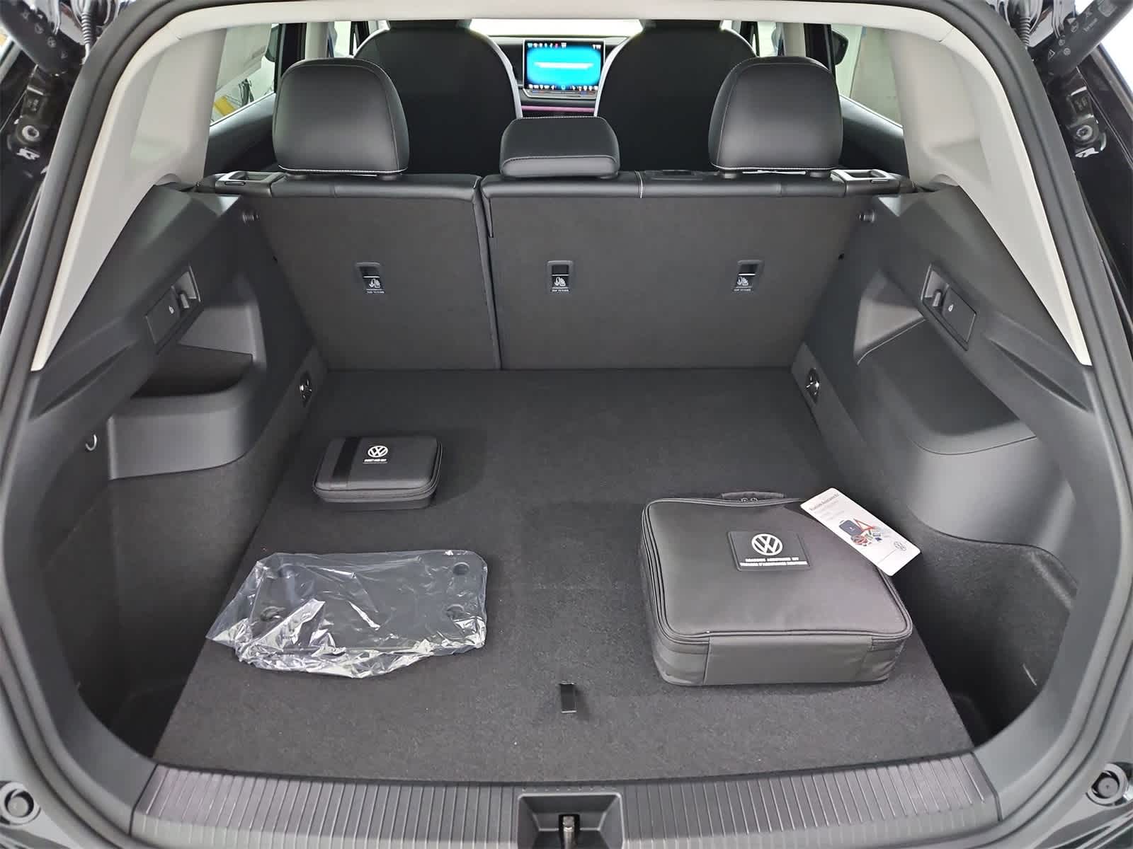 Thumbnail: 2025 Volkswagen Tiguan - 36