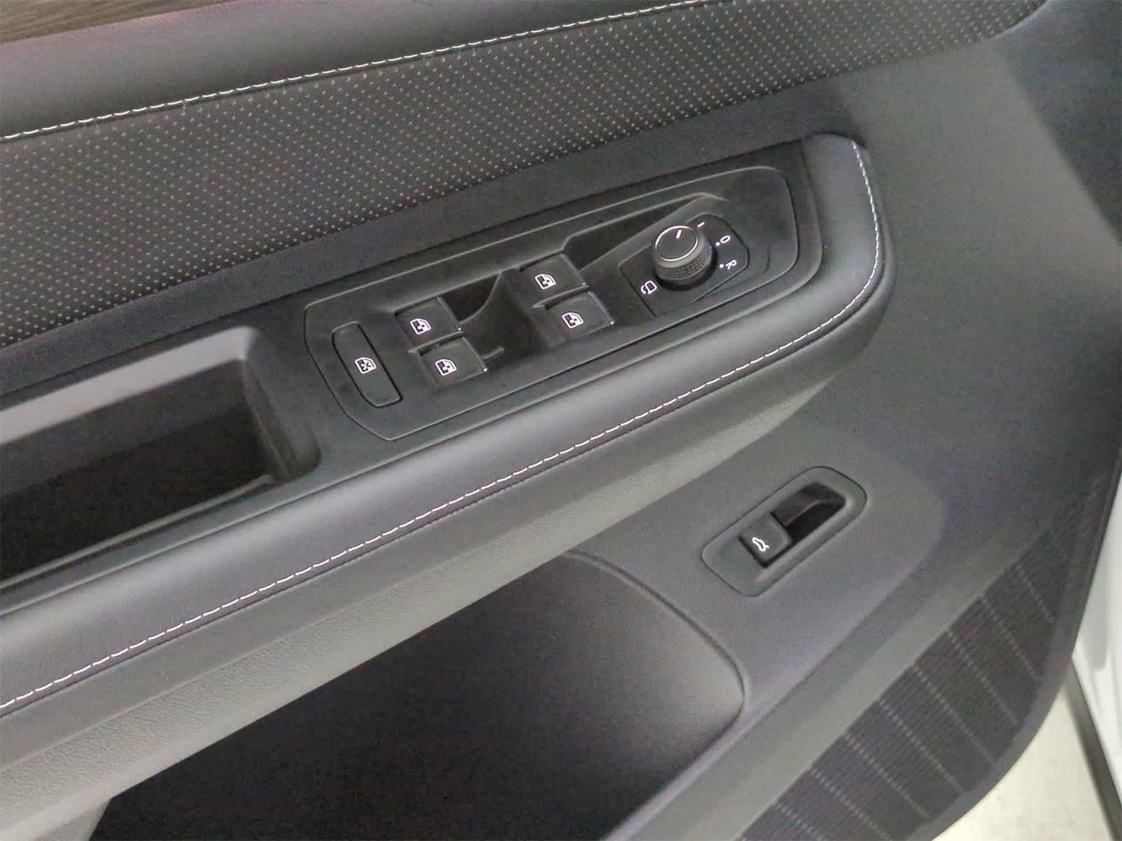 Thumbnail: 2025 Volkswagen Atlas - 17