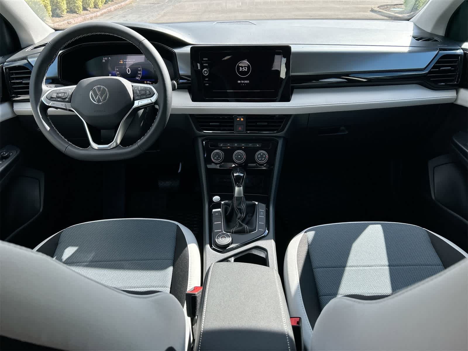 Thumbnail: 2025 Volkswagen Taos - 15